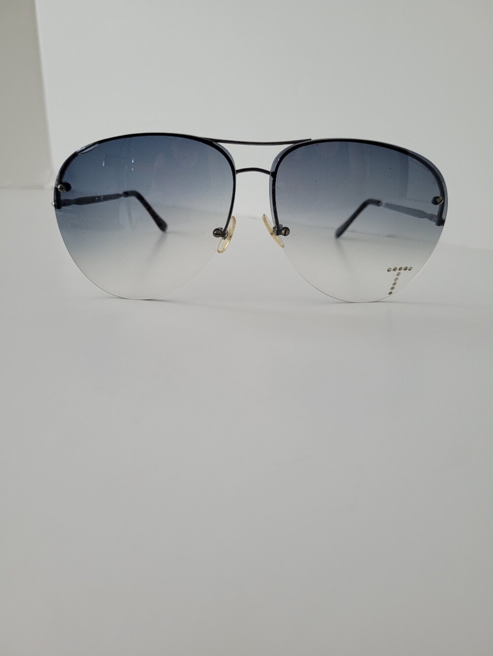 Sunglasses with letter T In Rhinestones